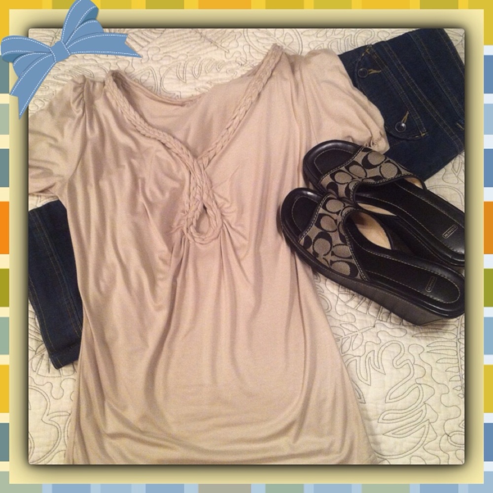 Yuka beige cotton top braided keyhole neck…